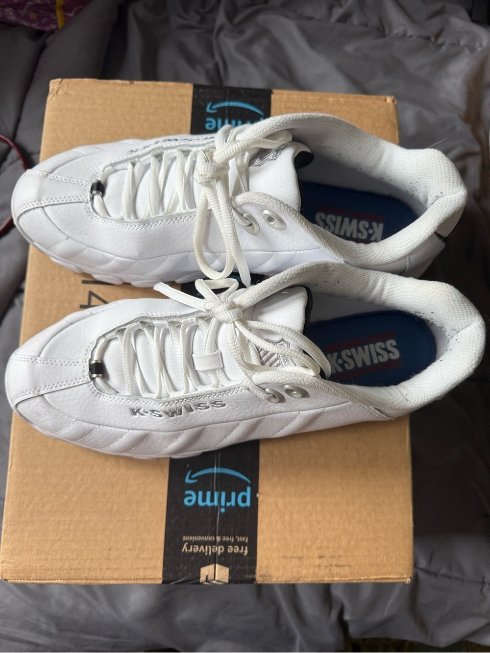 K-Swiss Men's White Leather Low-Top Sneakers with Blue Insoles